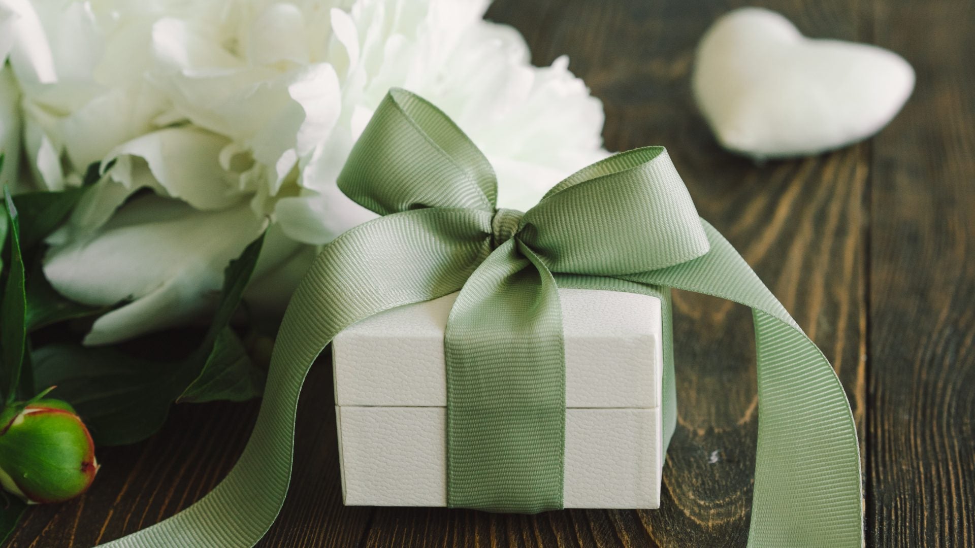 The Best Wedding Gifts Under $150