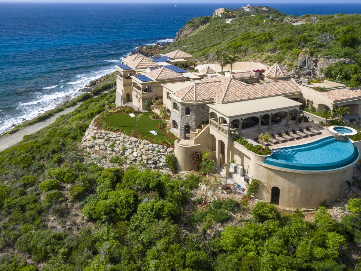 I Stayed in One of The Top Ranked Vacation Homes In The World