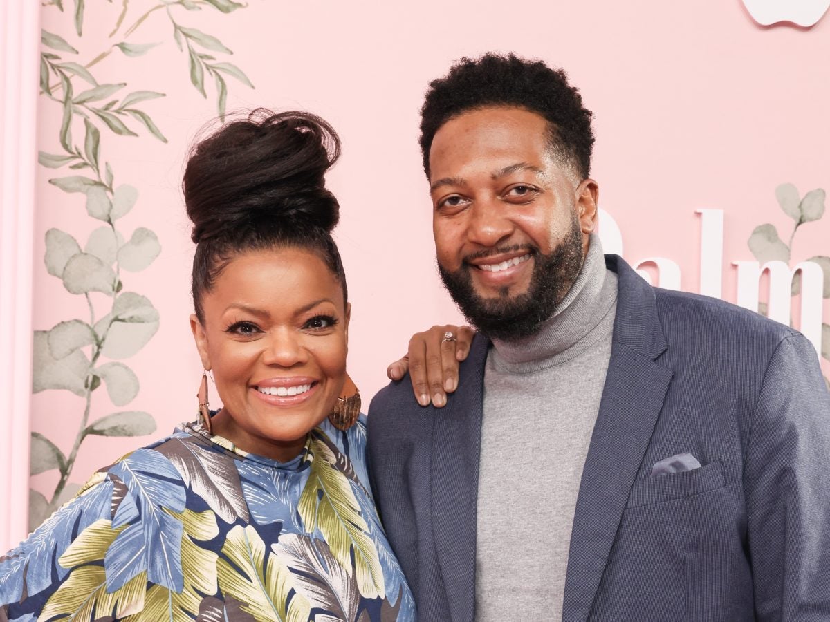 Yvette Nicole Brown And Fiancé Anthony Davis Serve #BlackLove In New Photo Shoot