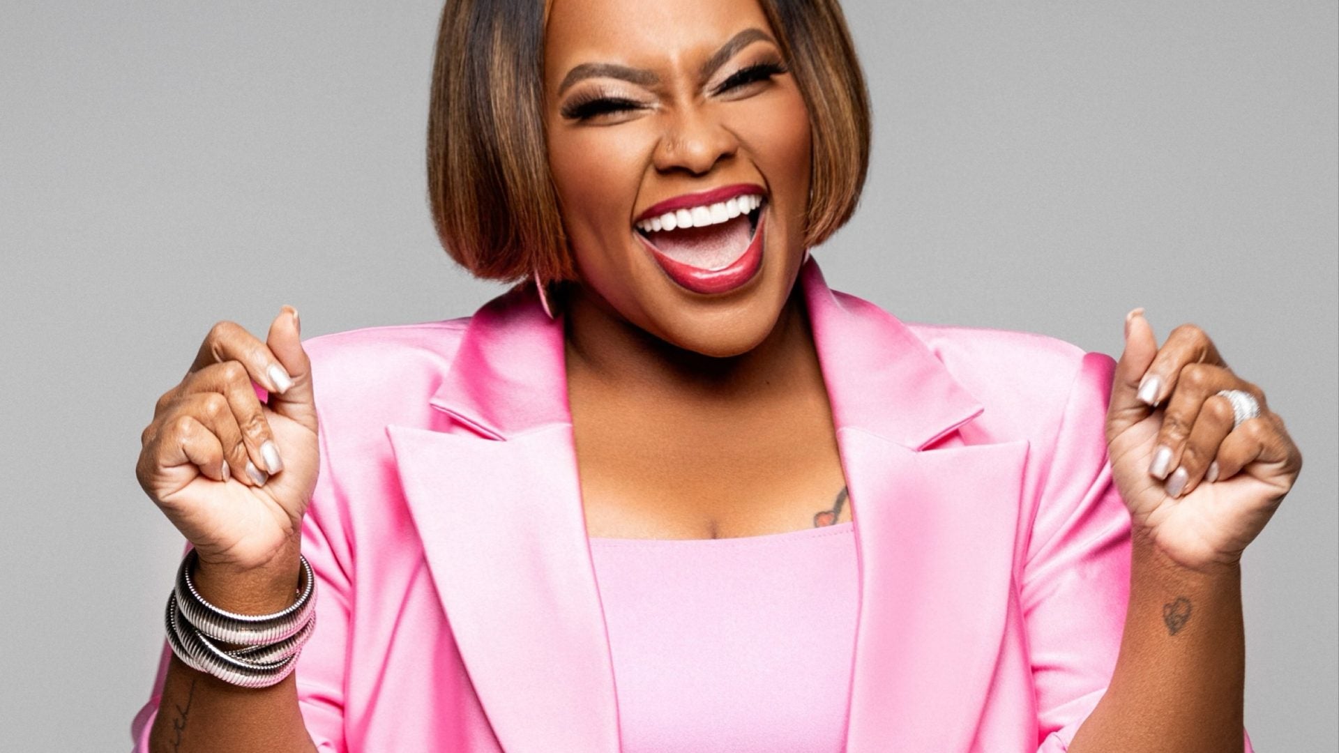 Mamas At Work: Tasha Cobbs Leonard On Juggling Kids Ages 2 To 21 And Writing Her First Book