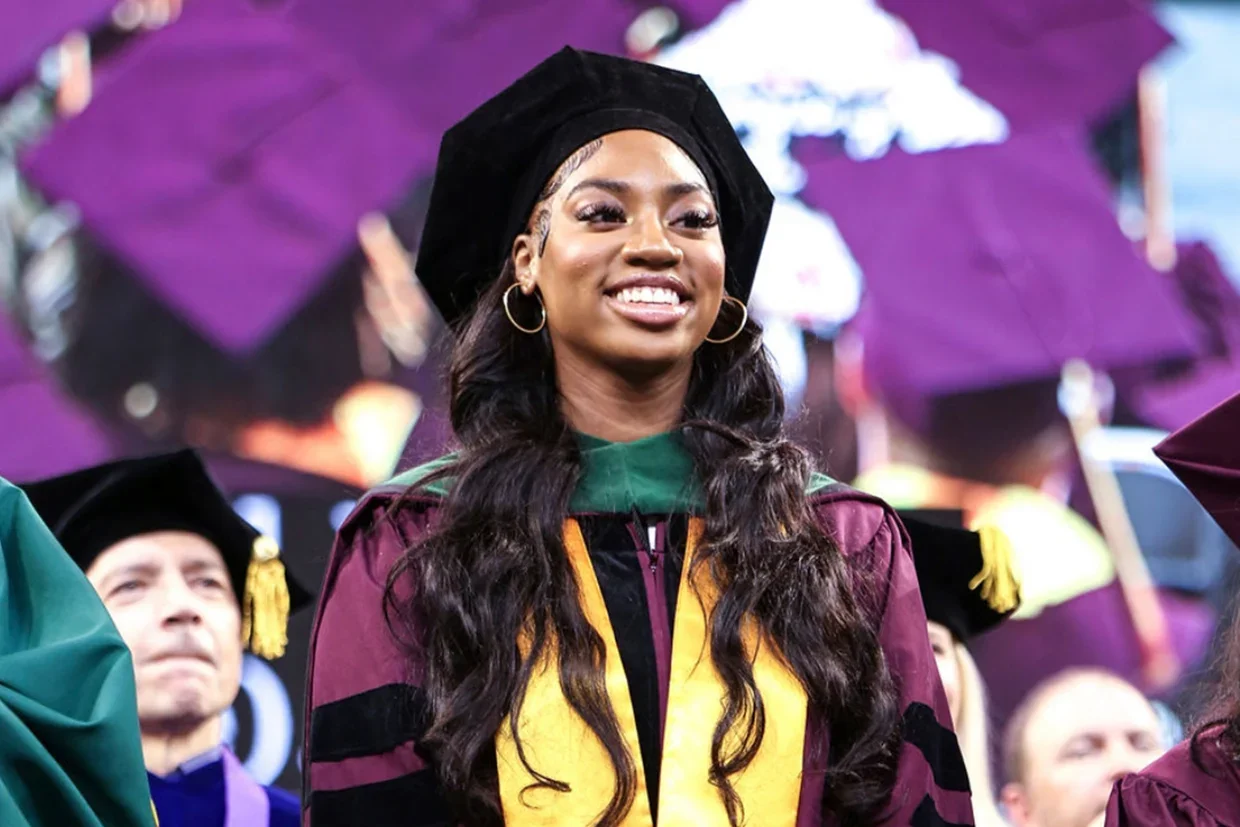 This Chicago Teen Started College At Age 10. Now She's Earned Her ...