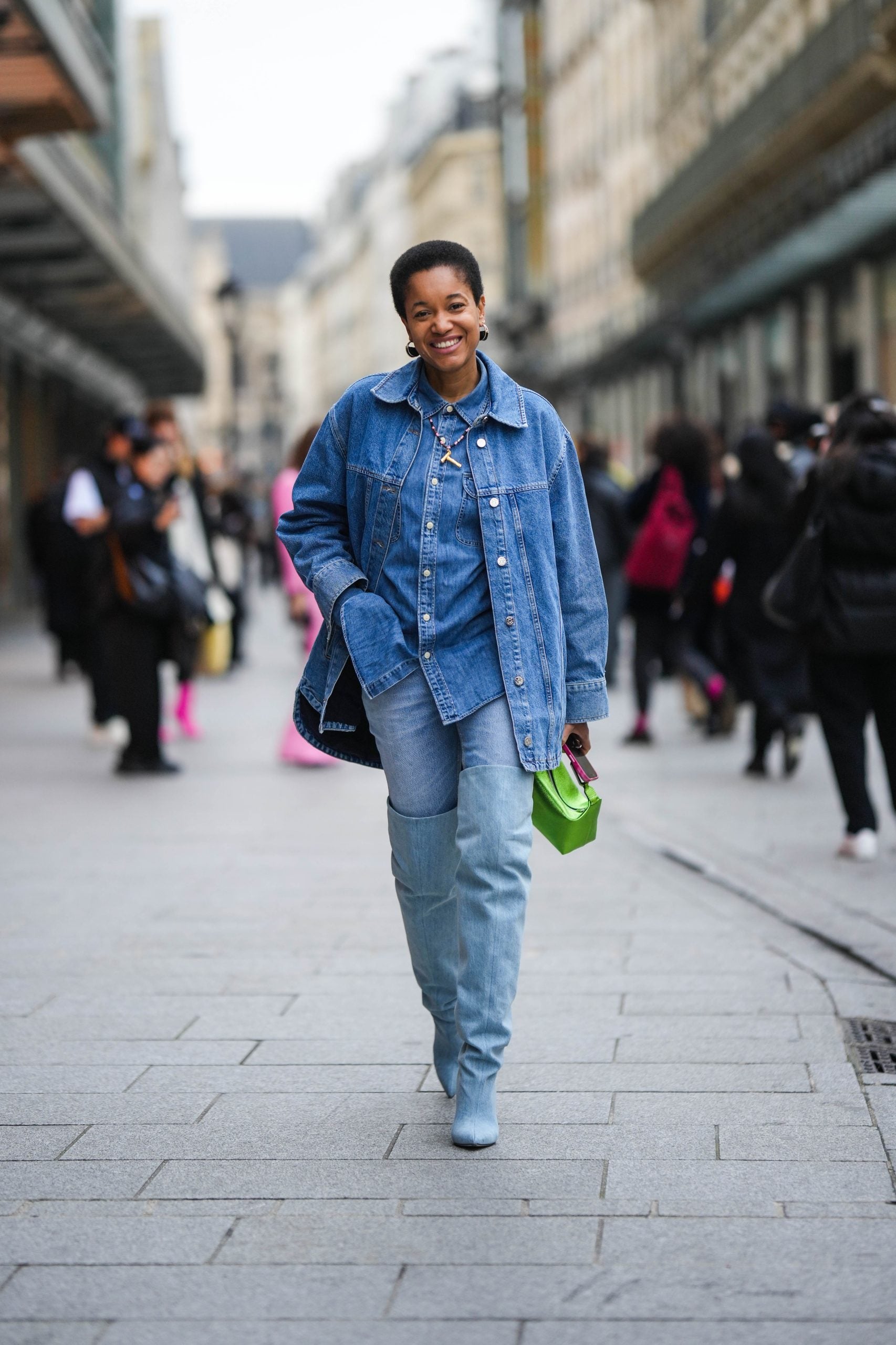How To Style Skinny Jeans For Curvy Petite Figures