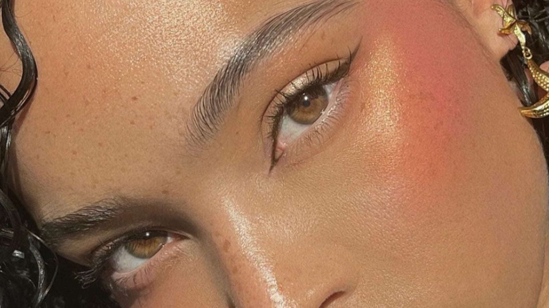 How To Achieve The TikTok Viral Sunset Blush Trend, According Creator Alissa Janay