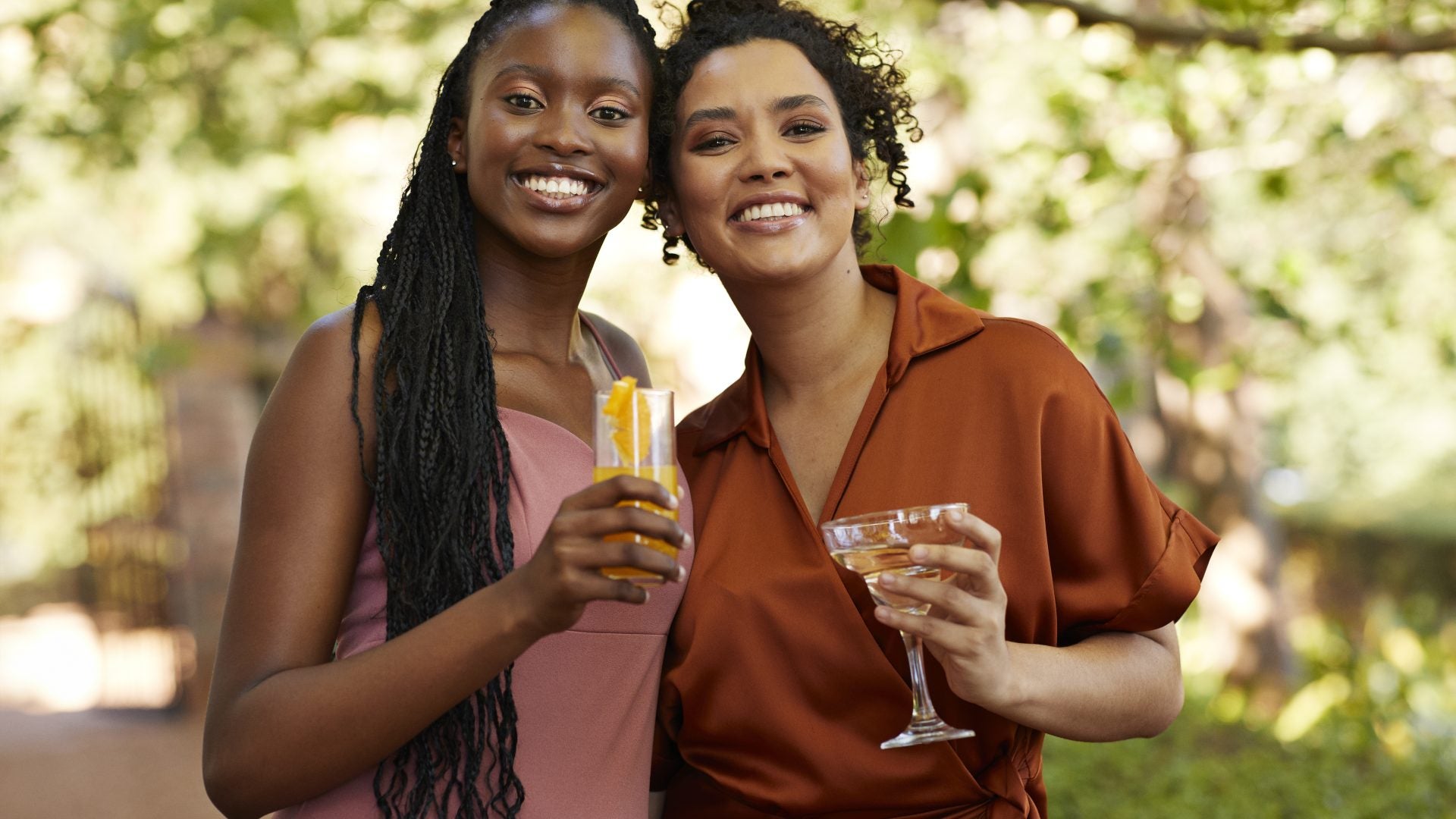 Here Are 7 Essential Drinks To Have In Your Hand At Summer Cookouts