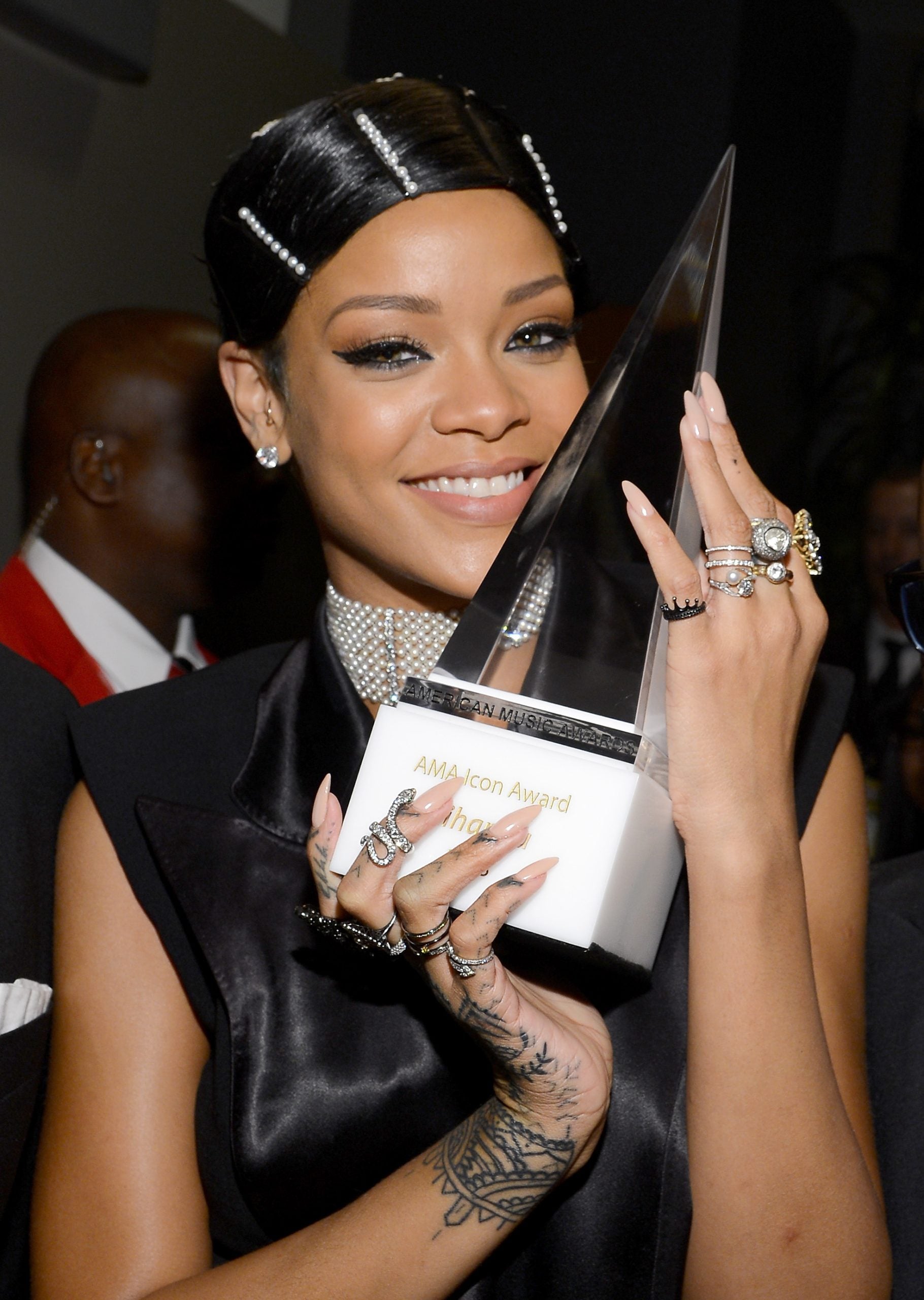 9 Of Rihanna’s Most Iconic Hair Moments Of All Time