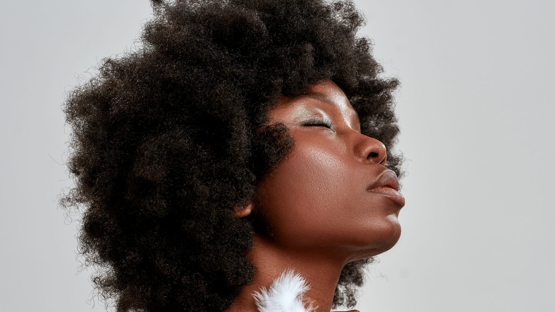 Managing Your Natural Hair Doesn’t Have To Be Hard—Try These Expert-Approved Tips