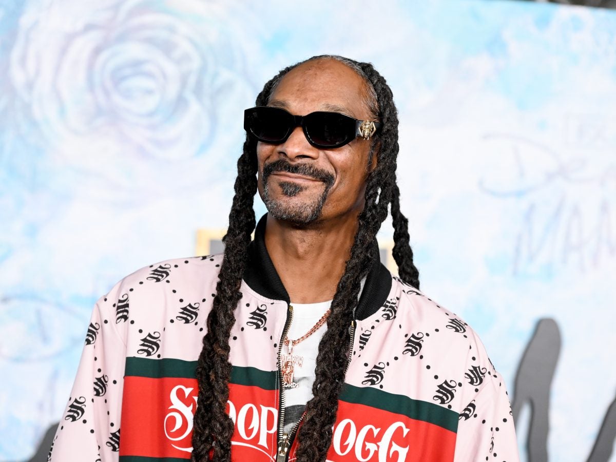 Snoop Dogg Shares A Sweet Moment With His Granddaughter In Paris