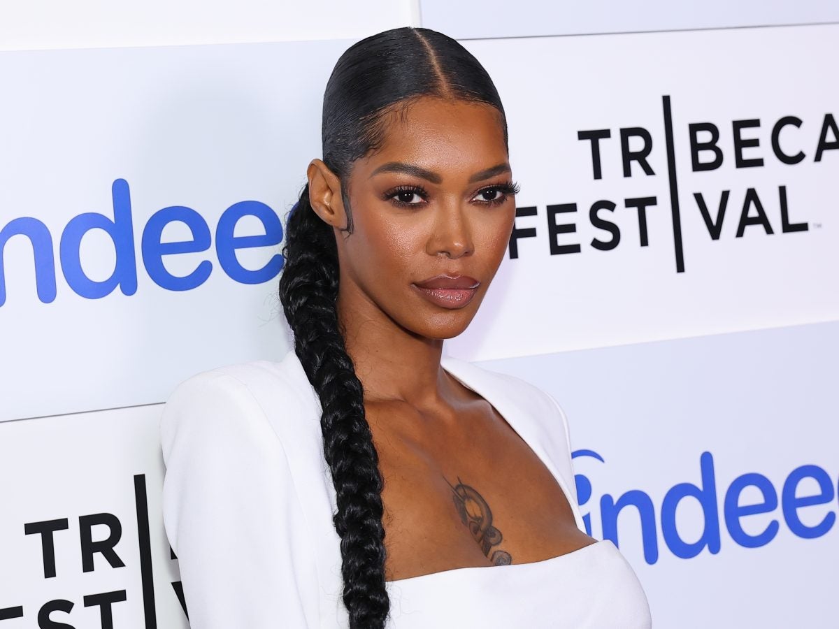 Model Jessica White Reveals The Results Of Her Eye Color Surgery