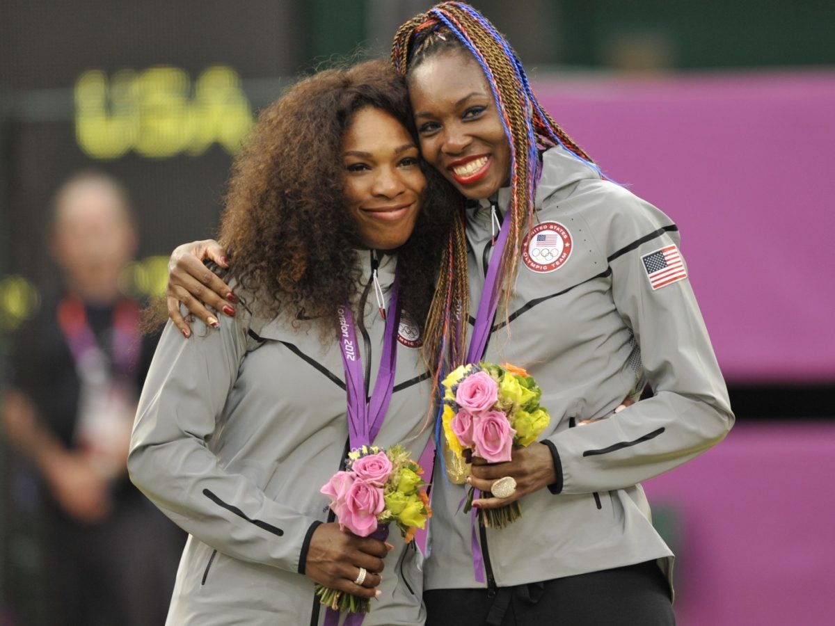 30 Photos Of Venus And Serena Williams's Sweet Sisterly Bond Over The Years