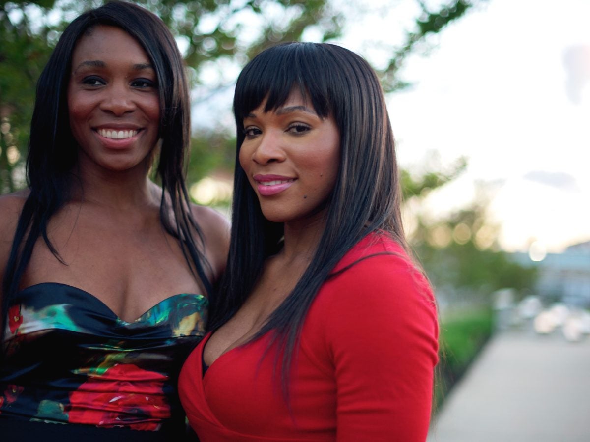 30 Photos Of Venus And Serena Williams's Sweet Sisterly Bond Over The Years