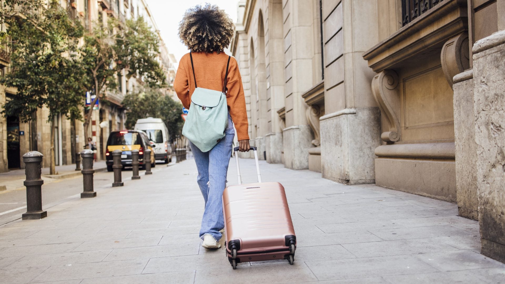 Holiday Travel On A Budget: How To Lock In The Best Flight Deals