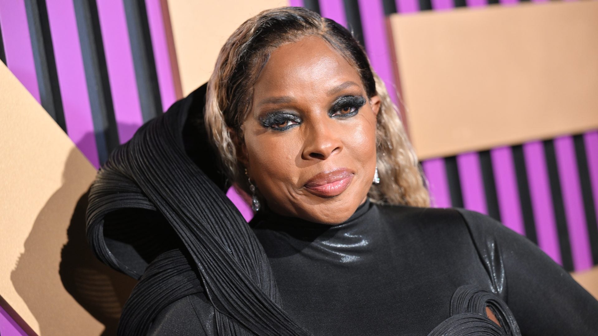 Mary J. Blige Says Her Budding Romance Is ‘Going Well’ Because Of Self-Love: 'I Feel Good About Me'