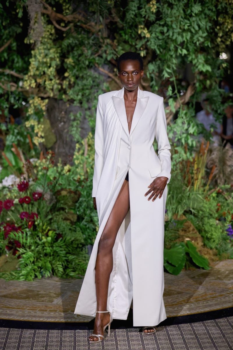  Christian Siriano's Spring/Summer 2025 Show Was A Dark, Twisted Spring Fantasy