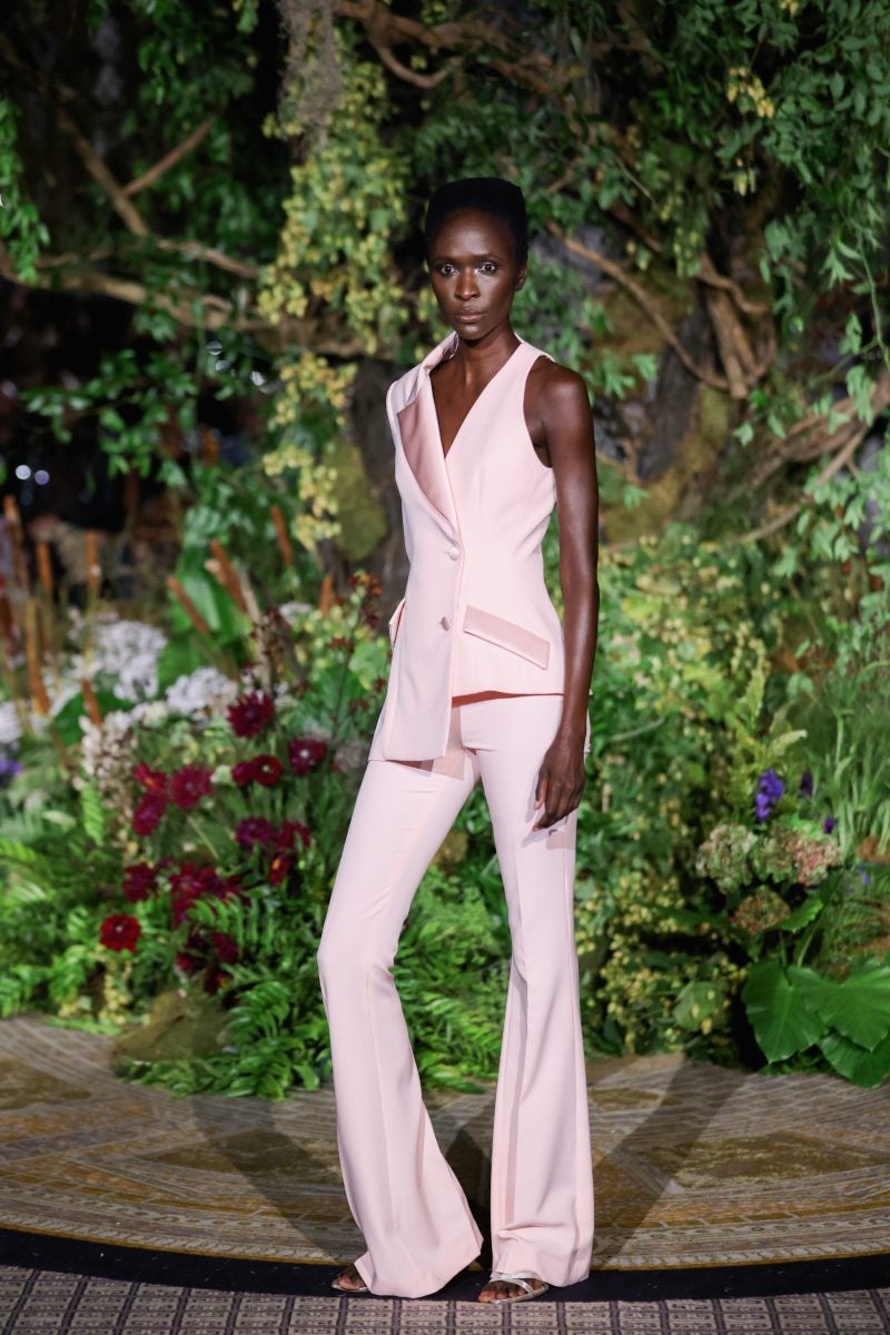  Christian Siriano's Spring/Summer 2025 Show Was A Dark, Twisted Spring Fantasy