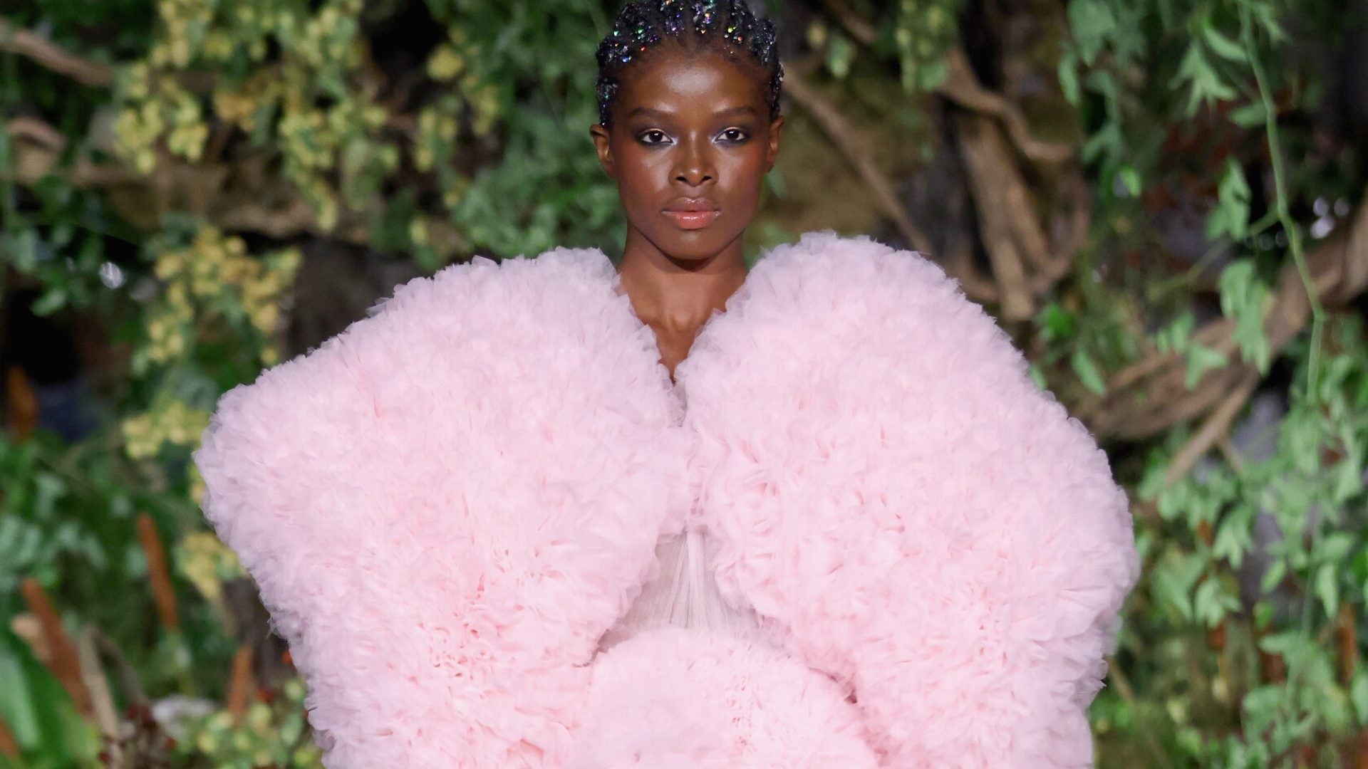 Christian Siriano’s SS25 NYFW Show Delivered Dark Fairy Princess Beauty