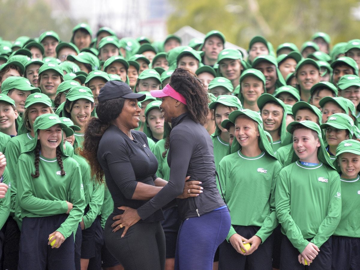 30 Photos Of Venus And Serena Williams's Sweet Sisterly Bond Over The Years