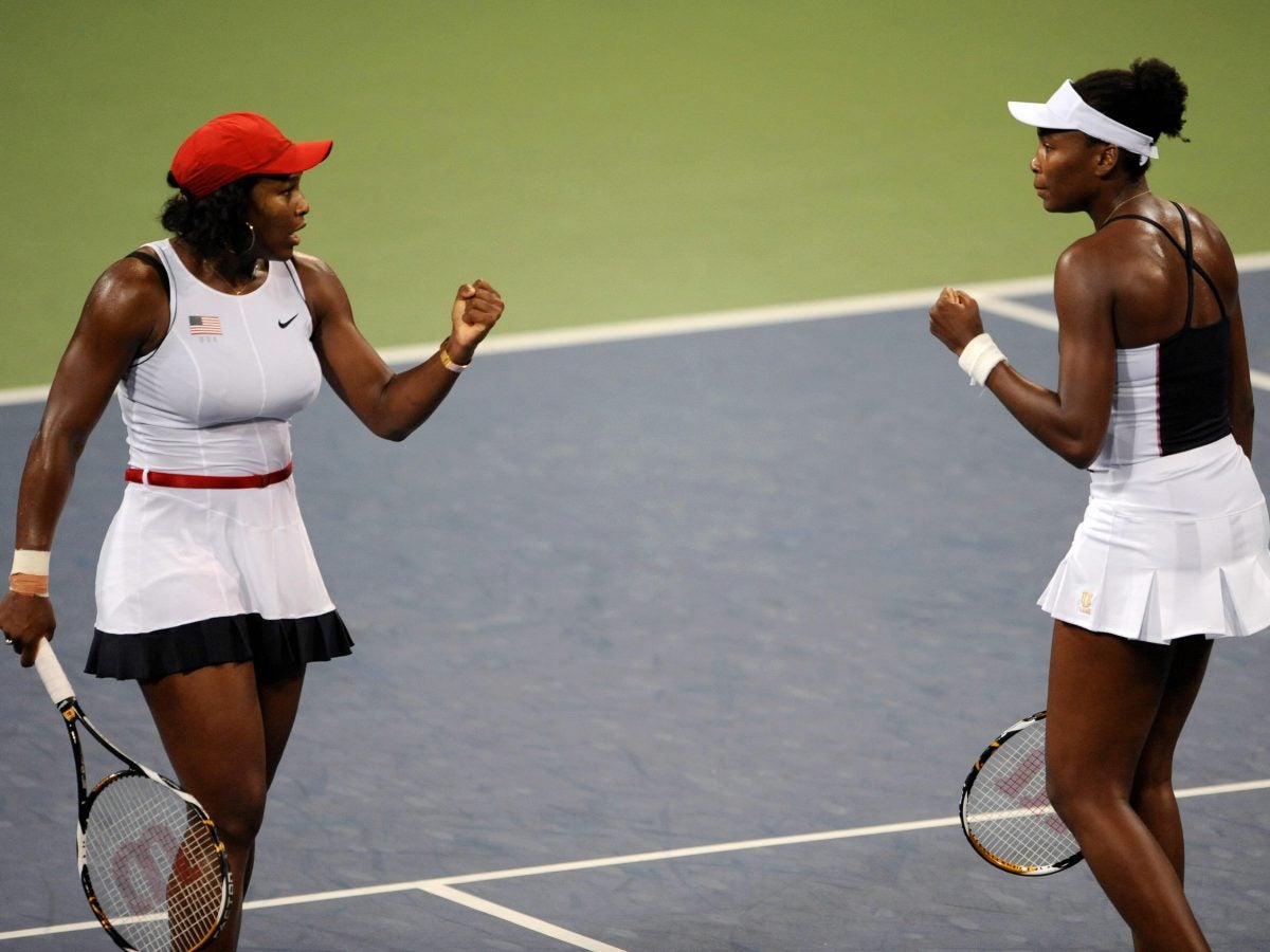 30 Photos Of Venus And Serena Williams's Sweet Sisterly Bond Over The Years