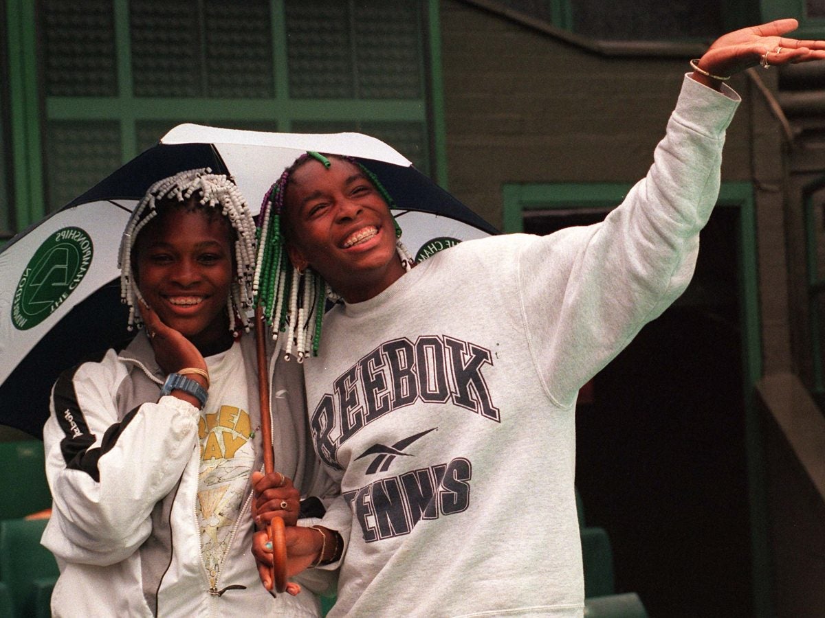 30 Photos Of Venus And Serena Williams's Sweet Sisterly Bond Over The Years