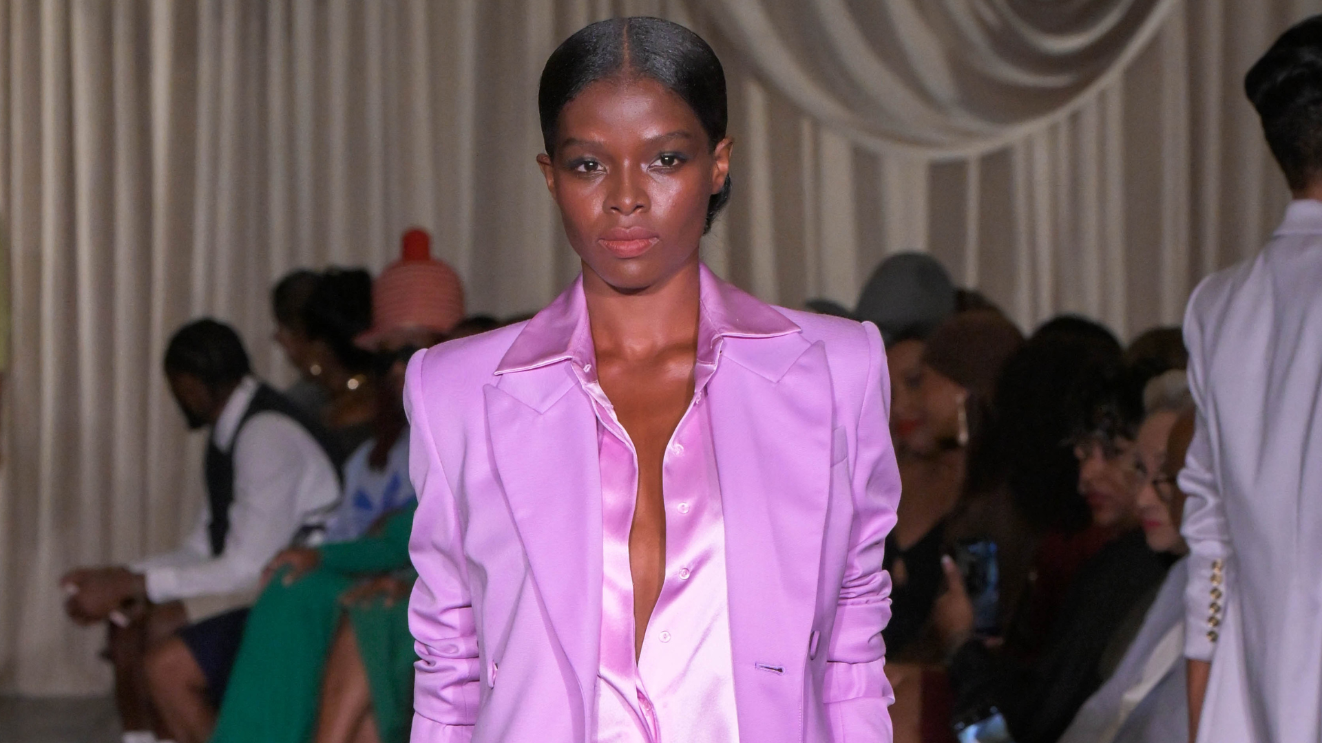 Sergio Hudson Pays Homage To Ladylike Elegance Of The Sixties In Spring/Summer 2025 Show