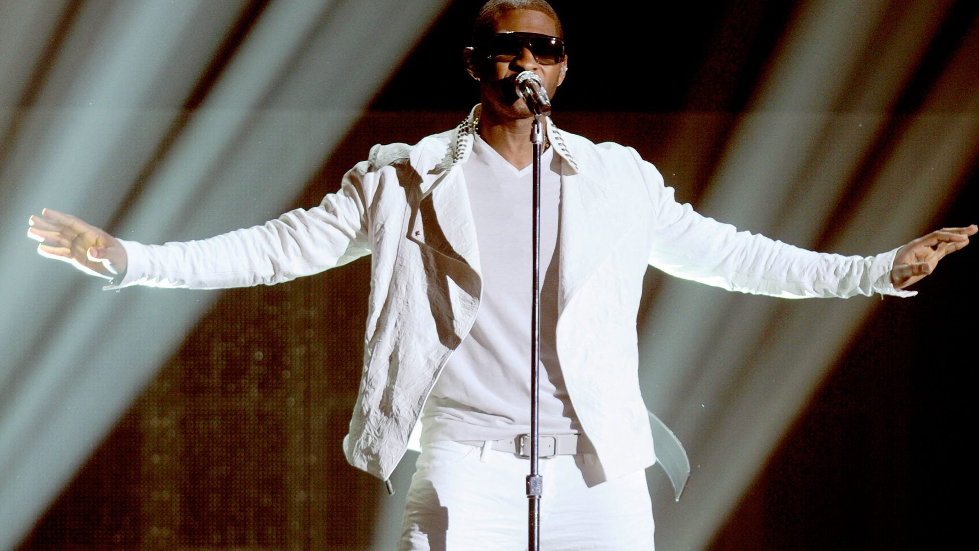 A Look Back At Usher's Style Evolution