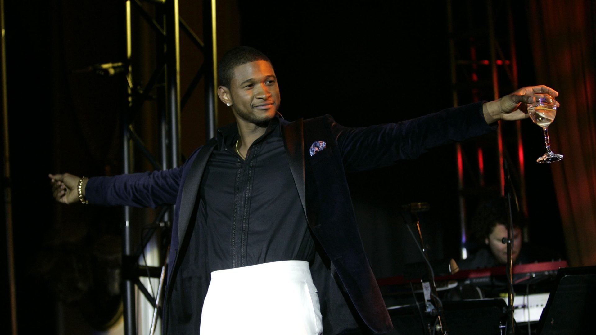 A Look Back At Usher's Style Evolution