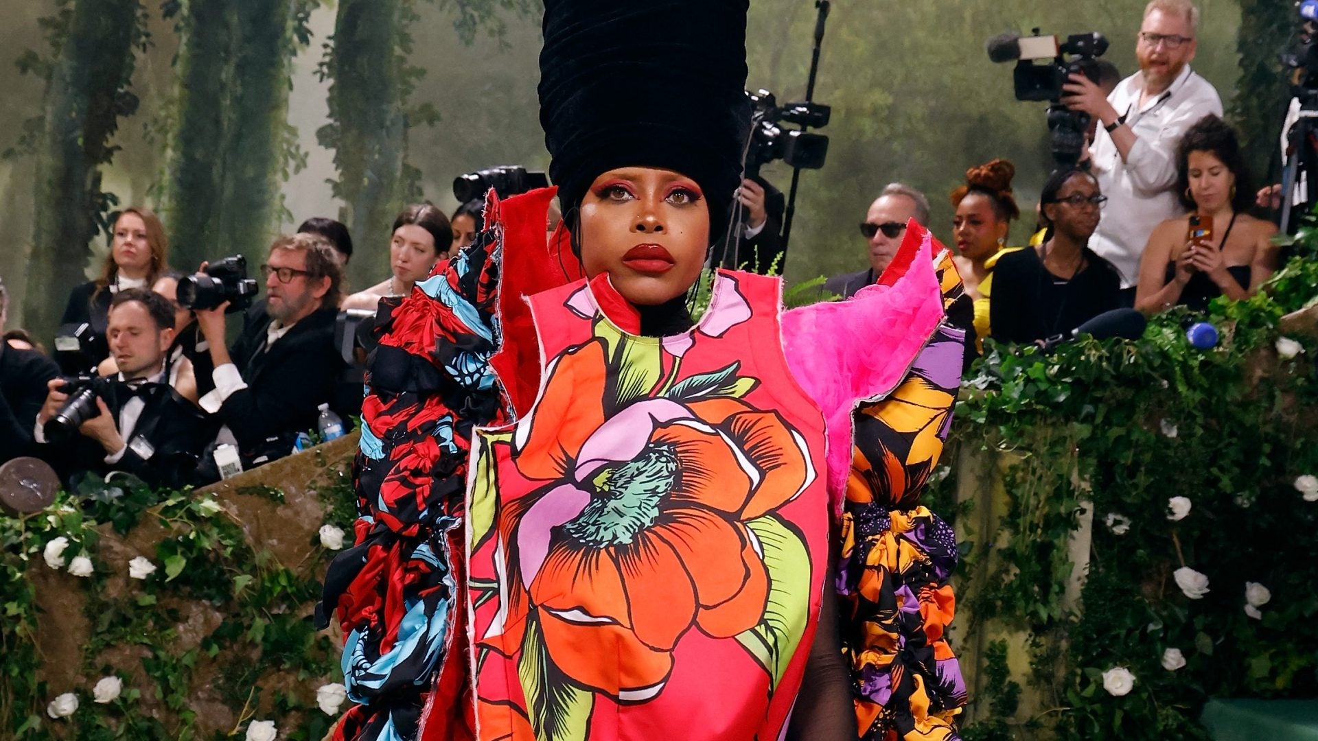 Essence Fashion Digest: Erykah Badu To Receive CFDA Fashion Icon Award, Lizzo Wears Sergio Hudson, And More 