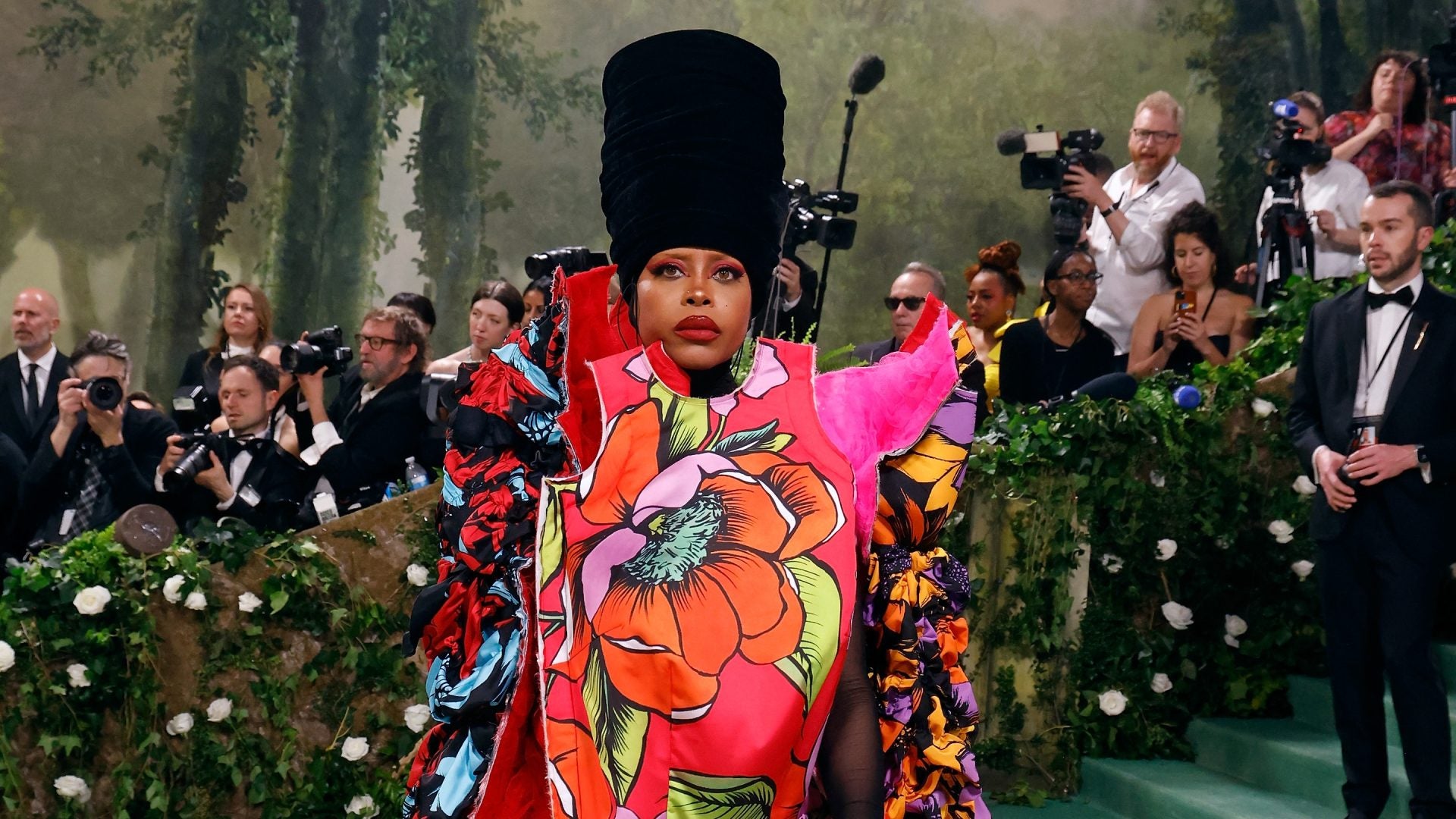 Essence Fashion Digest: Erykah Badu To Receive CFDA Fashion Icon Award, Lizzo Wears Sergio Hudson, And More 