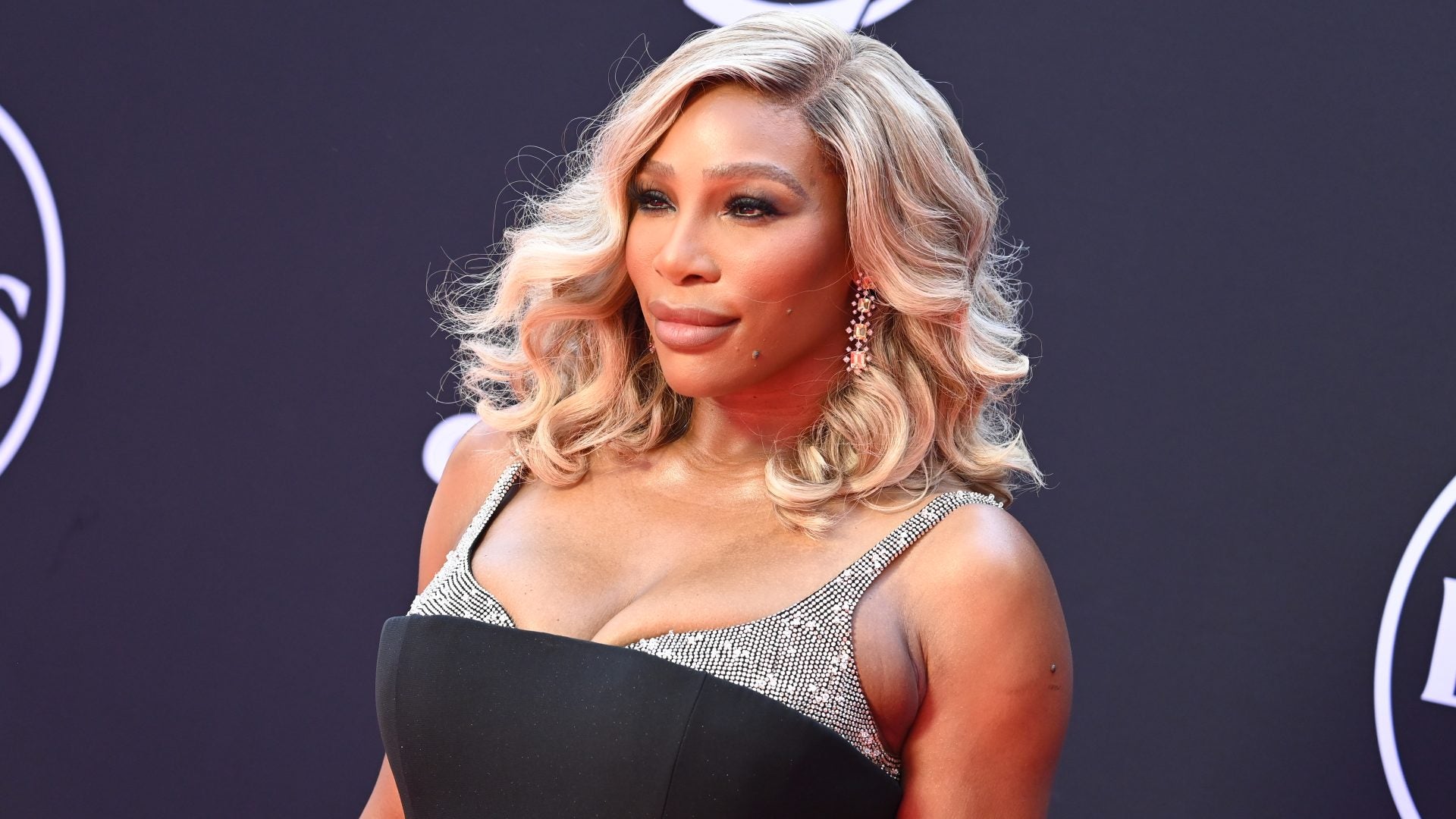 Serena Williams Shared She Removed A Cyst The 'Size Of A Small Grapefruit' From Her Neck