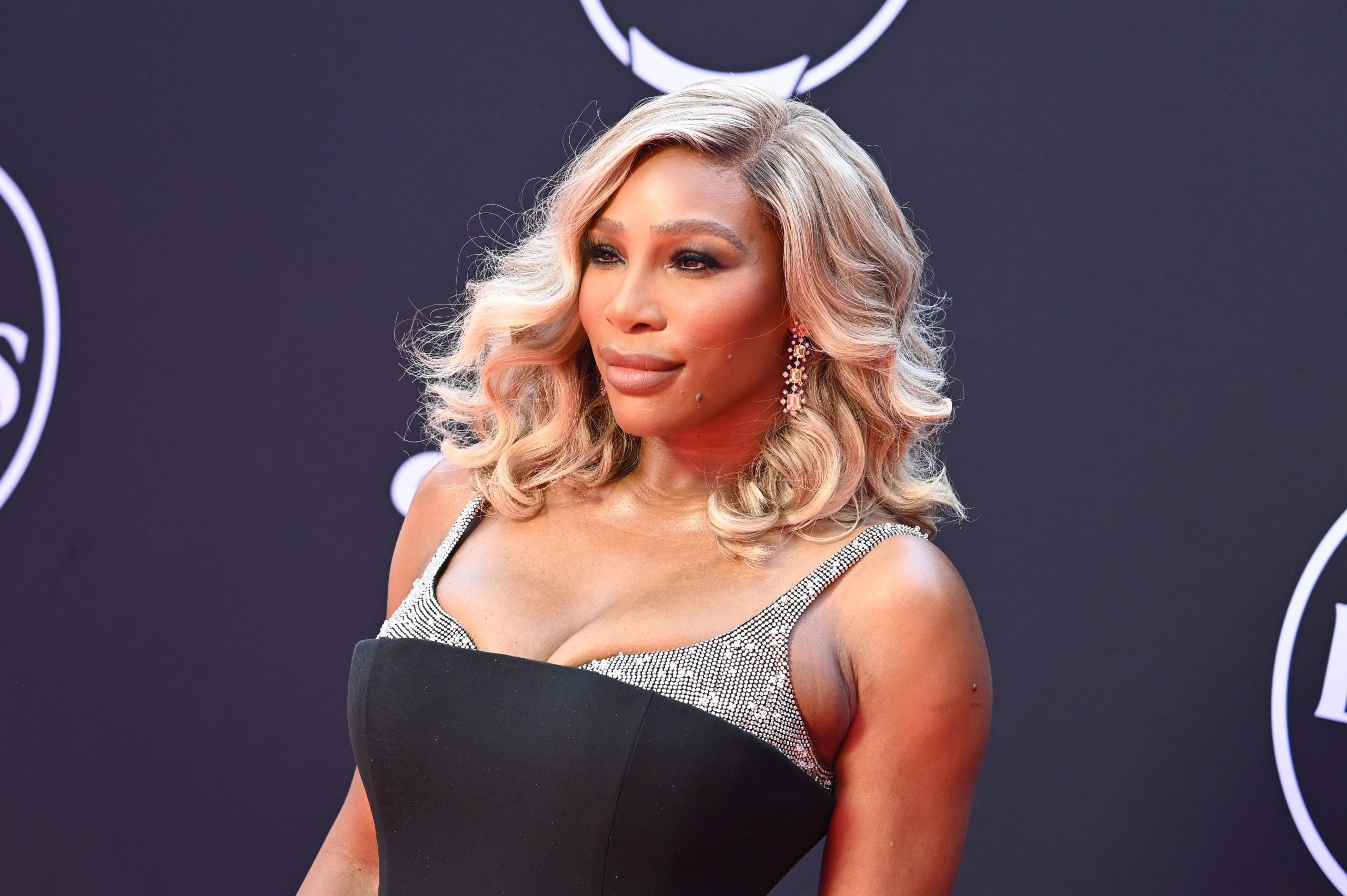 Serena Williams Shared She Removed A Cyst The 'Size Of A Small Grapefruit' From Her Neck