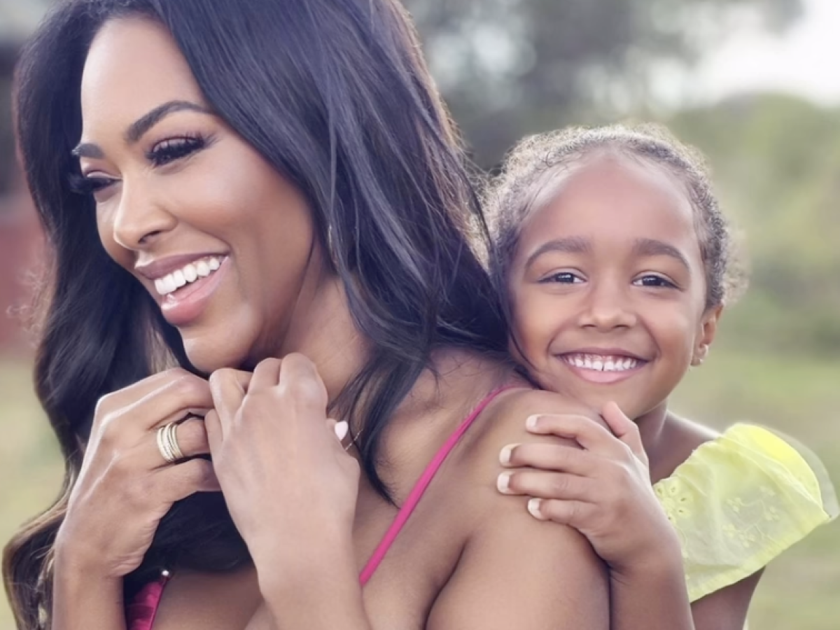 Kenya Moore And Daughter, Brooklyn, Go On An Adventurous Mother-Daughter Trip To Kenya!