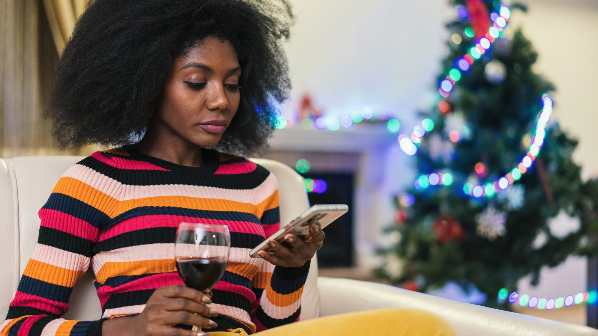 A Therapist On How To Navigate The Holiday Season Solo