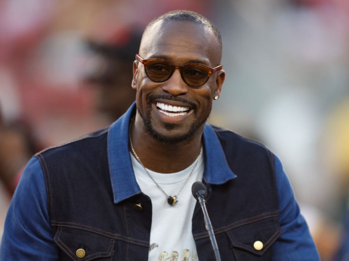 NFL Legend Vernon Davis Makes His Next Big Play: Investing In Women's Sports