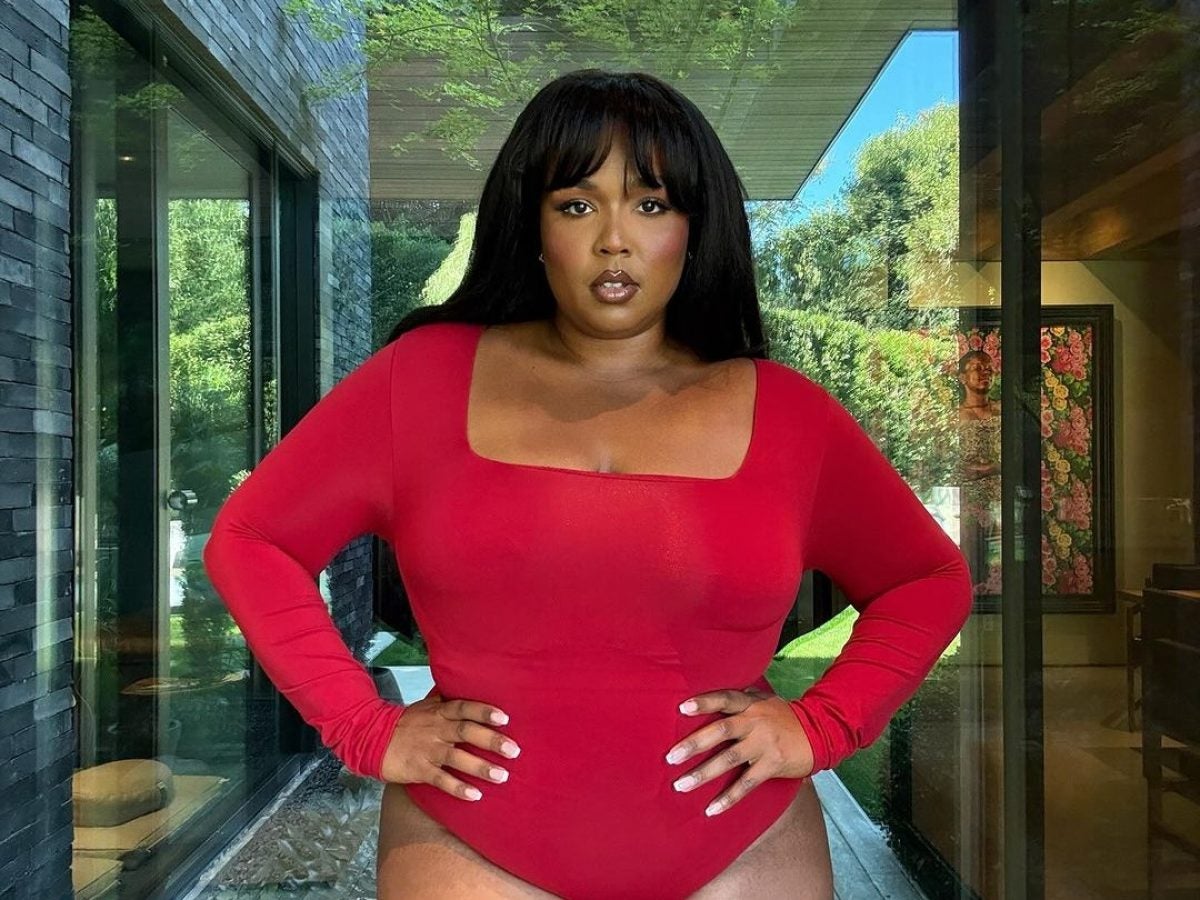 A 'Snatched' Lizzo Shows Off Her Curves And Gives Fans Serious Motivation