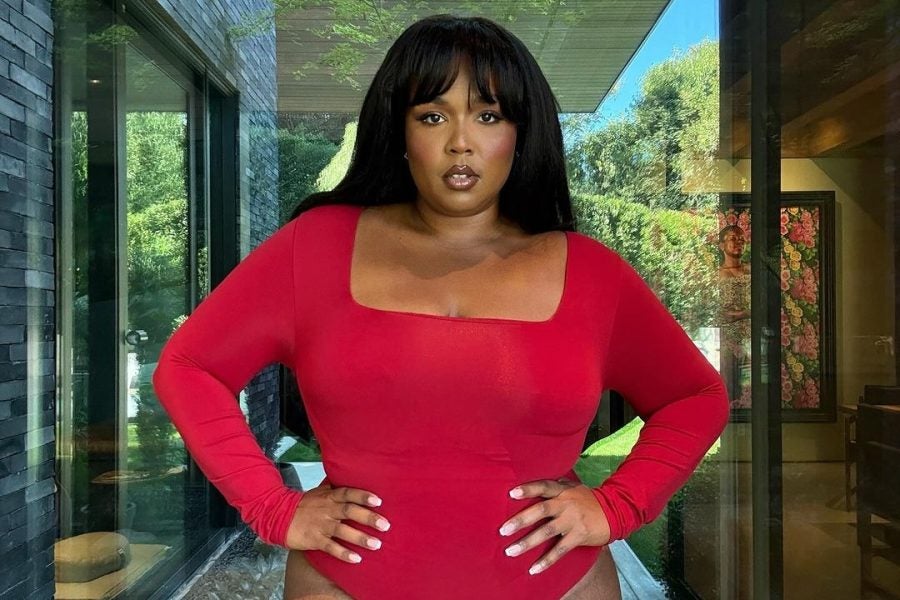 A 'Snatched' Lizzo Shows Off Her Curves And Gives Fans Serious Motivation