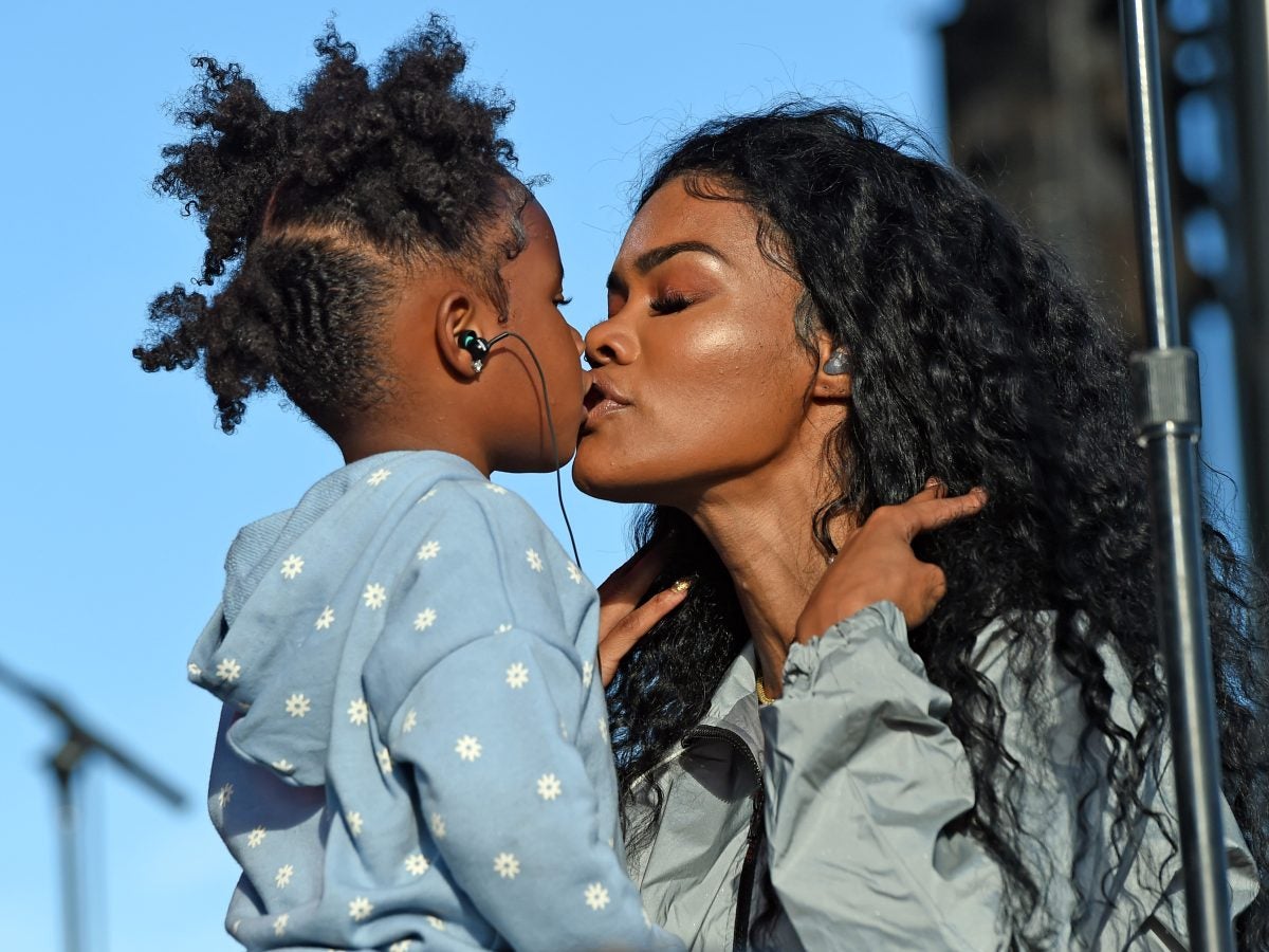 9 Sweet Photos Of Teyana Taylor And Her Daughters