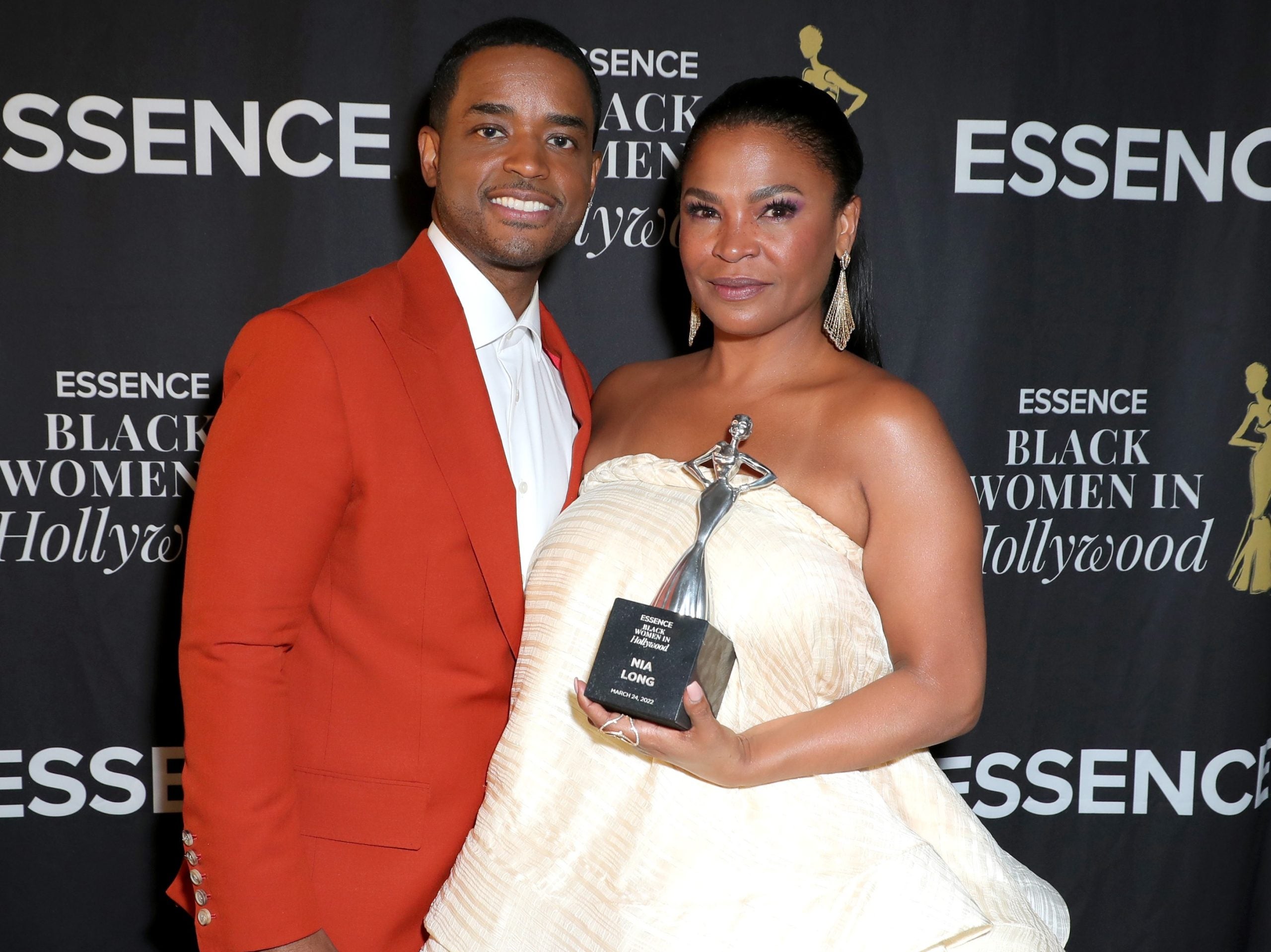 Nia Long And Larenz Tate Reunite To Reprise Their 'Love Jones' Roles For Heartwarming Walmart Holiday Campaign 