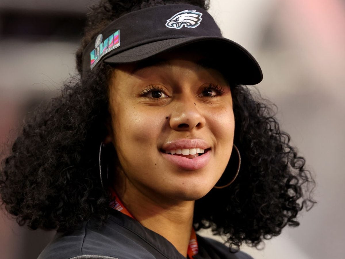 Autumn Lockwood Makes History As The First Black Woman Coach To Win A Super Bowl – Essence