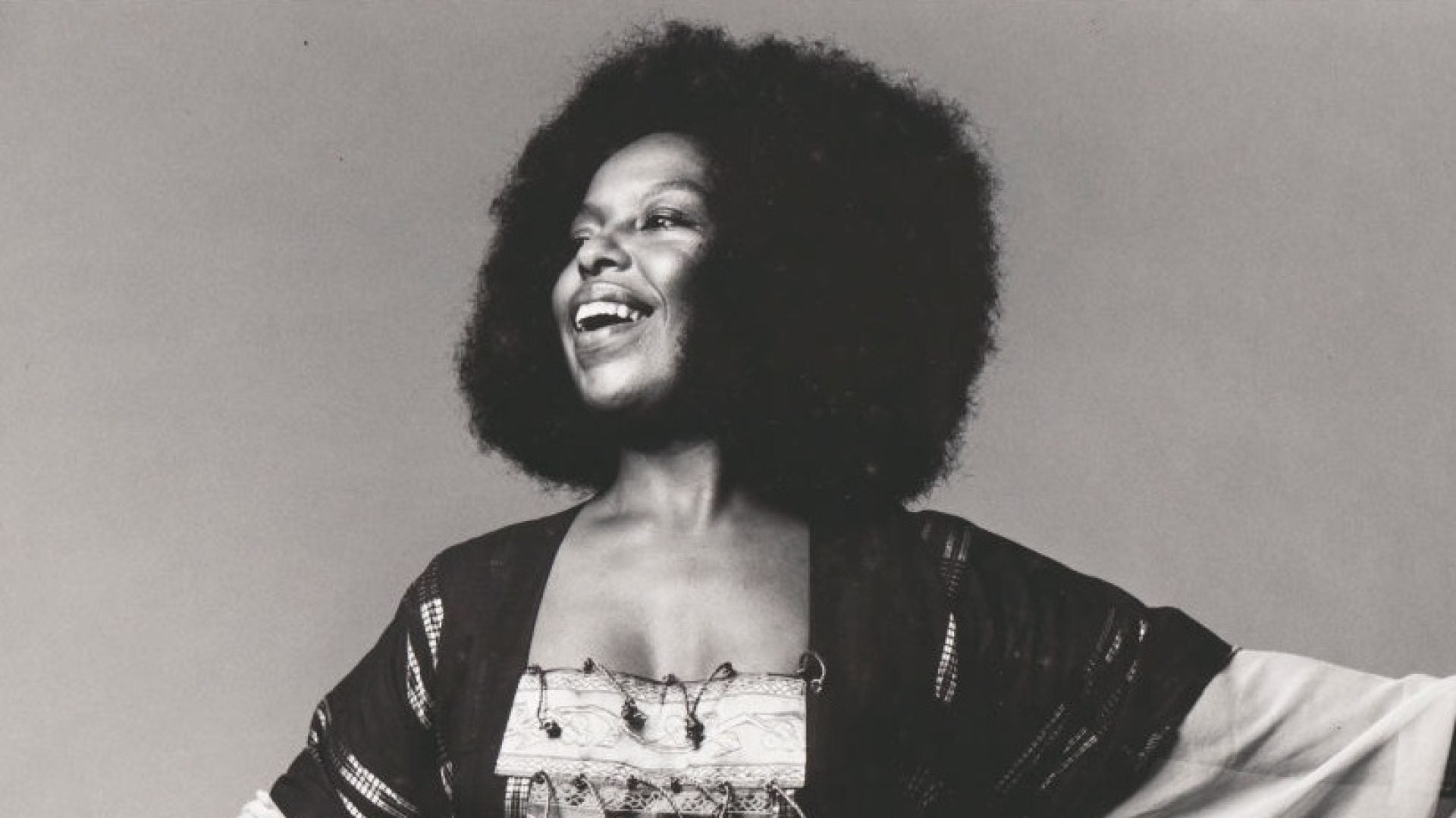 Roberta Flack’s Most Iconic Beauty Moments