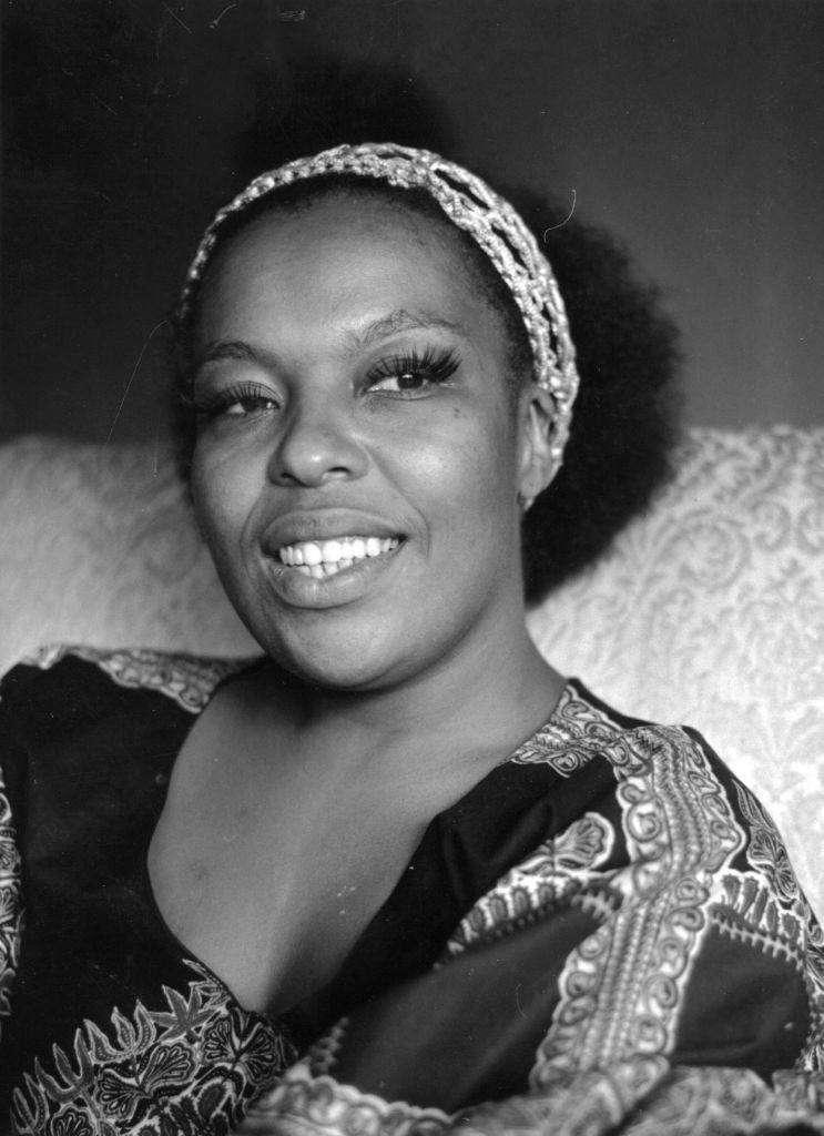 Roberta Flack’s Most Iconic Beauty Moments