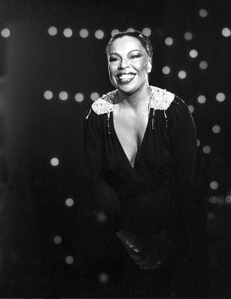 Roberta Flack’s Most Iconic Beauty Moments